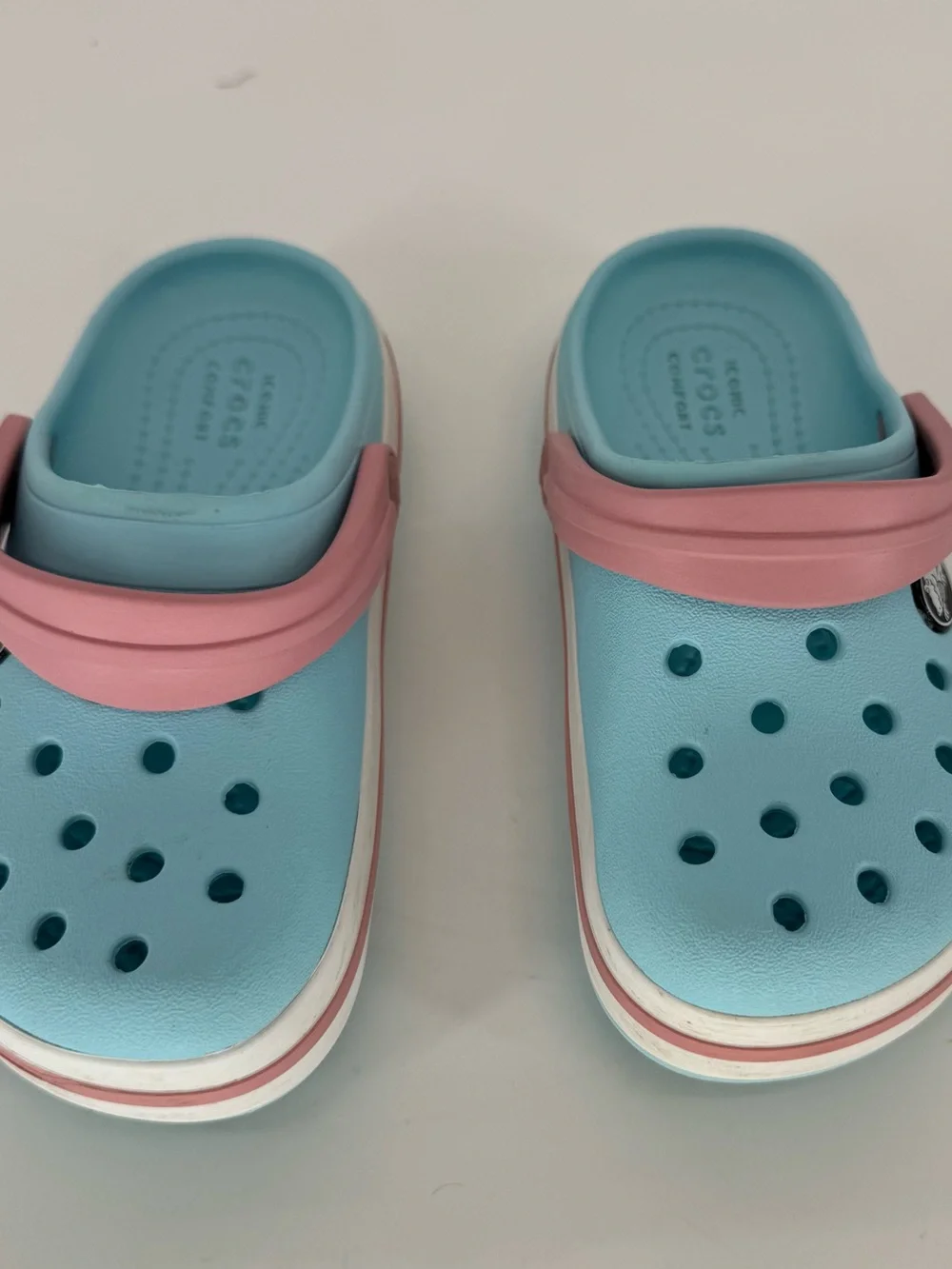 CROCS Kids Clog in Aqua Blue with Pink Strap Size 11